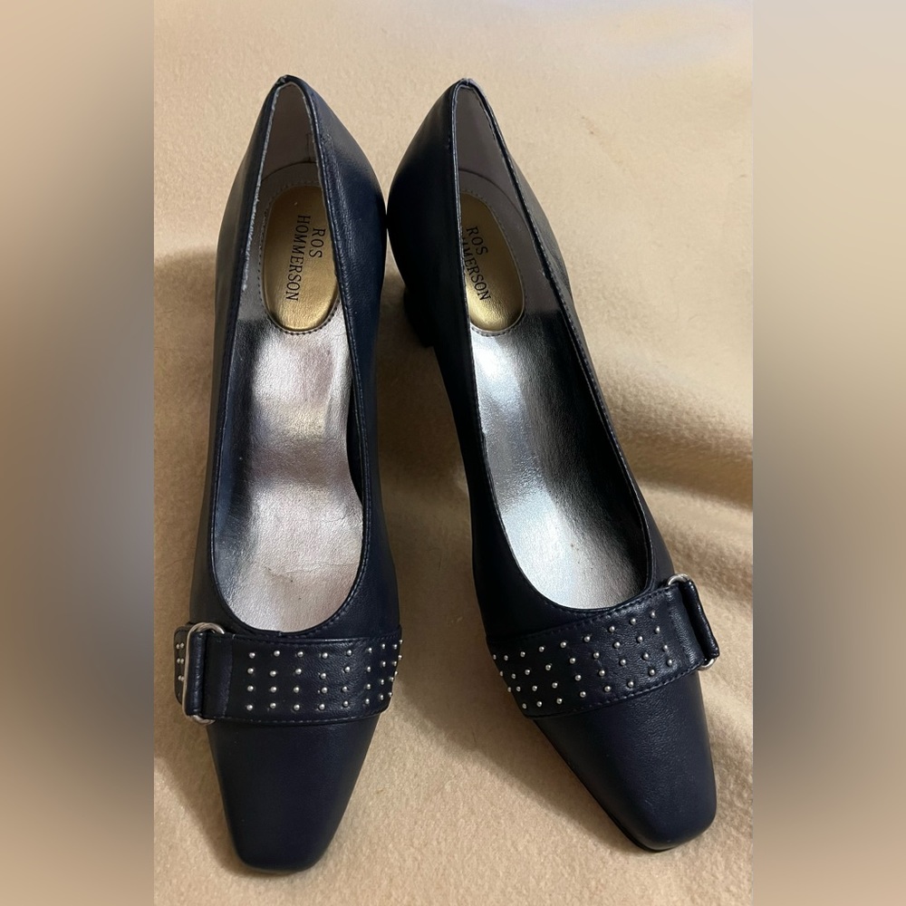 Ros Hommerson:  7. 1/2 Medium Shoes
